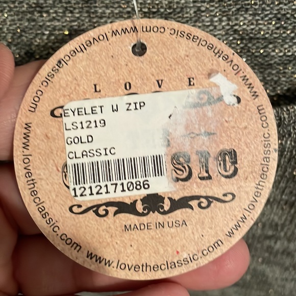 The Classic top. Size small NWT - Picture 12 of 13